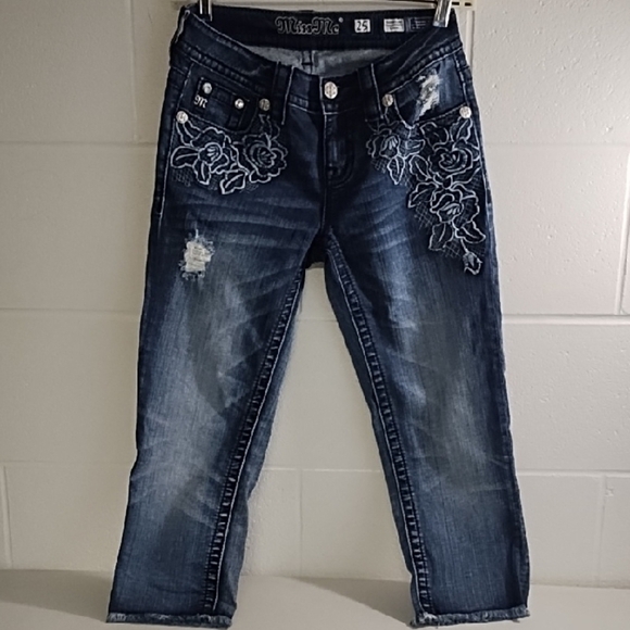 Miss Me Blue Ankle Cropped Capri Stretch Jeans with Embroidery Raw Hem - Picture 15 of 16